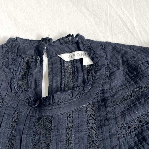 VERONICA BEARD Tamsyn navy ruffled top - Picture 7 of 11